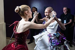 Синтия Эриво прокомментировала слухи о романтических отношениях с Арианой Гранде, своей коллегой по фильму «Злая»