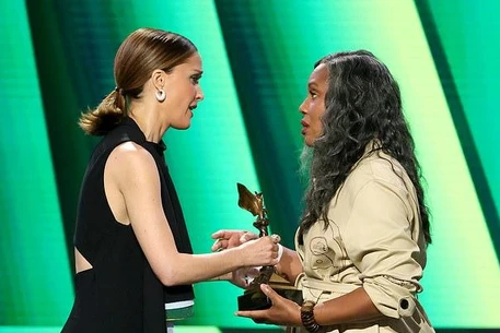 Роуз Бирн посетила 41-ю ежегодную церемонию вручения премии Film Independent Spirit Awards