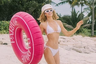 Пэрис Хилтон отметила 45-летие в бикини