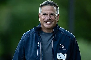 За Николь Кидман ухаживает состоятельный бизнесмен после её развода с Китом Урбаном