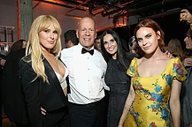 Румер Уиллис ответила на упреки в использовании привилегий из-за знаменитых родителей, откровенно рассказав о жизни матери-одиночки, воспитывающей двухлетнюю дочь Луэтту