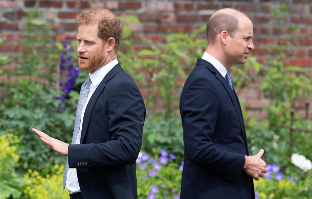 Принц Гарри пытался примириться с Уильямом через посредника, но получил отказ