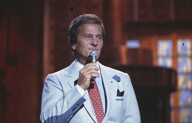 Легенда эстрады Пэт Бун публично предостерег Дональда Трампа, призвав его к смирению