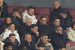 Уэйн Руни был замечен в среду со своим старшим сыном Каем после того, как молодому футболисту, как сообщается, предложили контракт с бывшей командой его отца