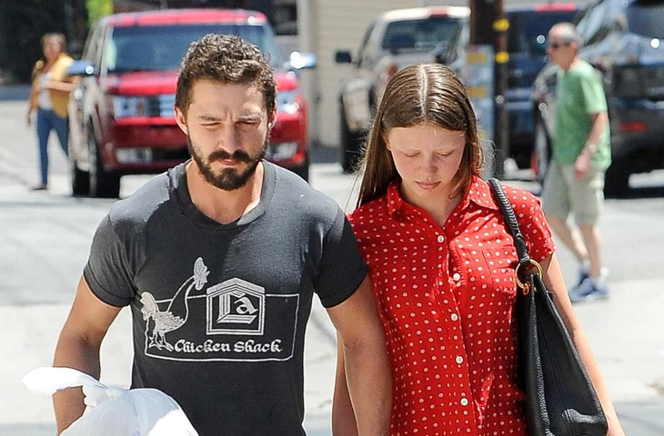 Полиция несколько раз получала звонки из дома Шайи ЛаБафа в Лос-Анджелесе перед его расставанием с Мией Гот