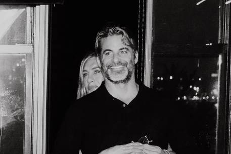 Бойфренд Дженнифер Энистон, Джим Кертис, рассказал о здоровой динамике их отношений в спорах