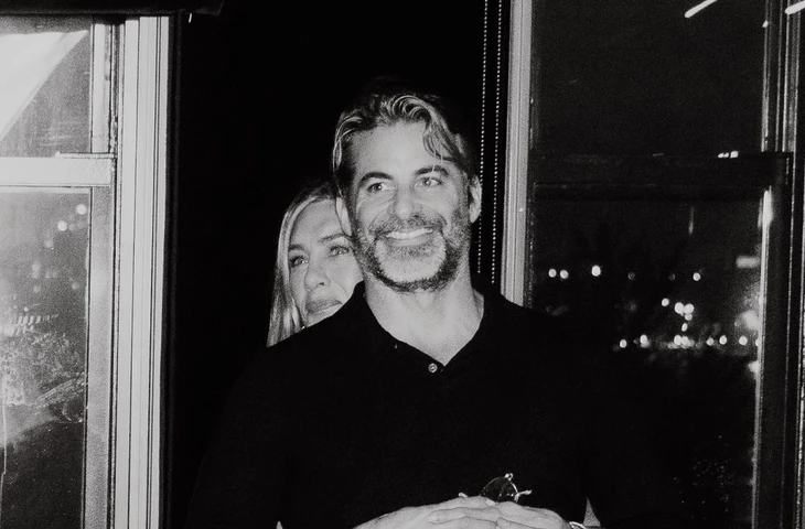 Бойфренд Дженнифер Энистон, Джим Кертис, рассказал о здоровой динамике их отношений в спорах