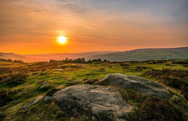 В конце января на высокогорном Рите падает мокрый снег, дует пронизывающий восточный ветер. Пейзаж почти растворяется в мороси и мгле