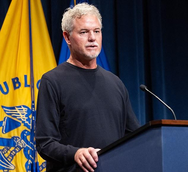 Джонни Депп позволил Эрику Дейну жить бесплатно в одном из своих домов в Лос-Анджелесе, пытаясь облегчить его финансовые трудности за несколько месяцев до смерти