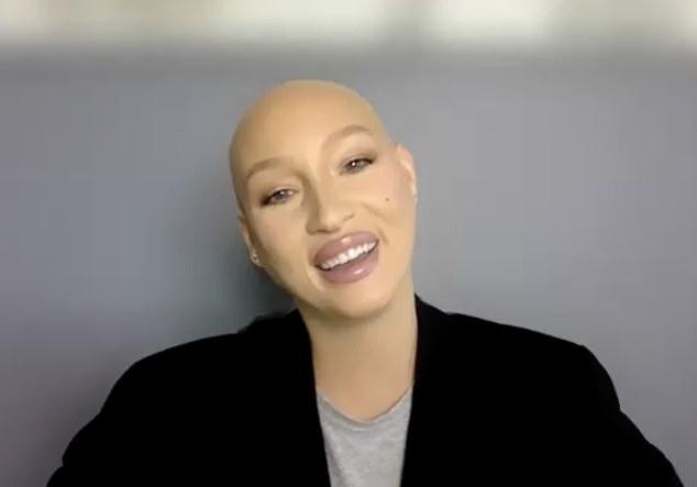 Выпускница шоу «Топ-модель по-американски» Джина Тёрнер заявляет, что Тайра Бэнкс и её команда ввели её в заблуждение перед скандальным преображением со сбриванием волос в 2018 году