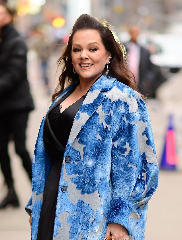 Мелисса Маккарти продемонстрировала свою заметно постройневшую фигуру в четверг, появившись в Нью-Йорке