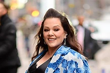 Мелисса Маккарти продемонстрировала свою заметно постройневшую фигуру в четверг, появившись в Нью-Йорке