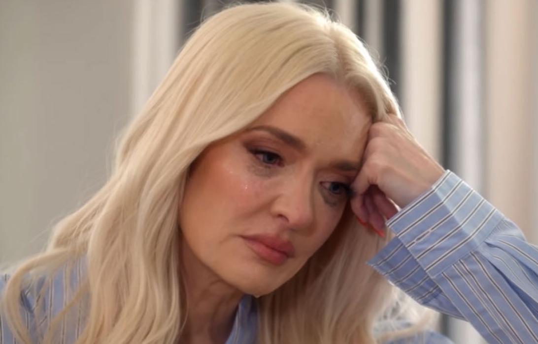 Эрика Джейн раскрыла в последнем эпизоде «Настоящих домохозяек Беверли-Хиллз», что она стала жертвой домашнего насилия