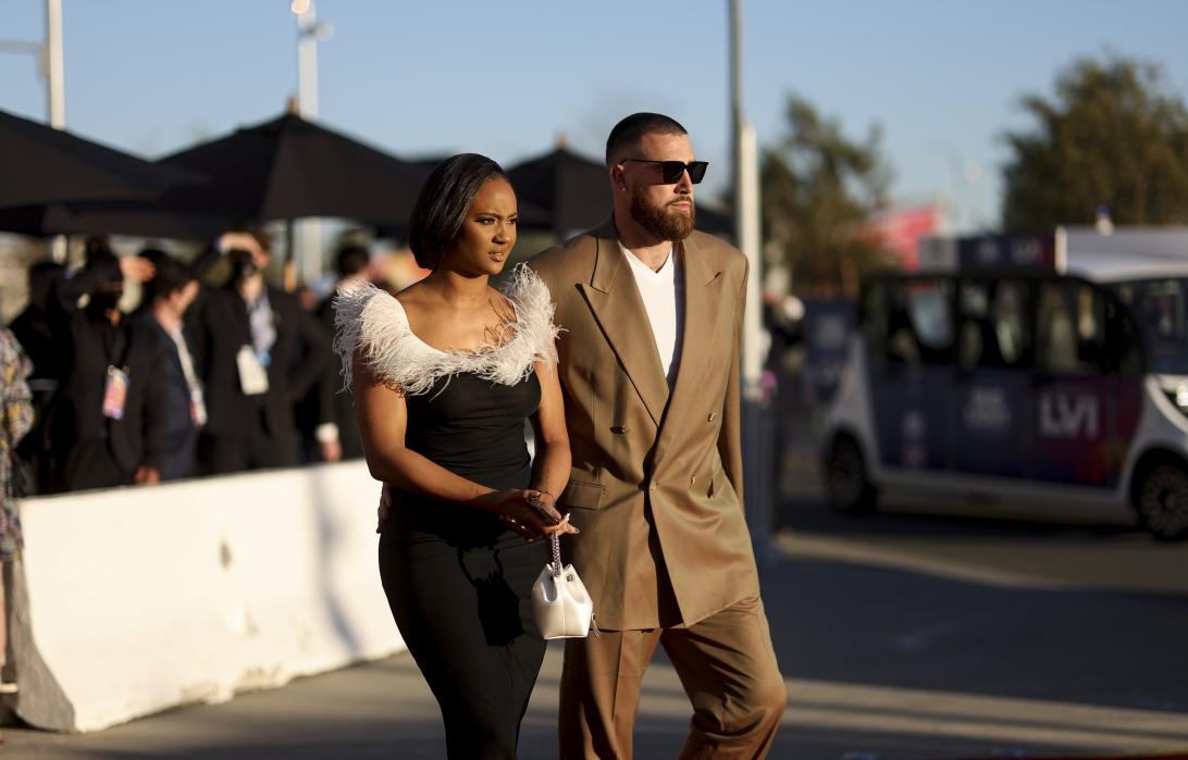 Переосмысление Кайлой Николь отношений с Трэвисом Келси в духе «All Too Well»