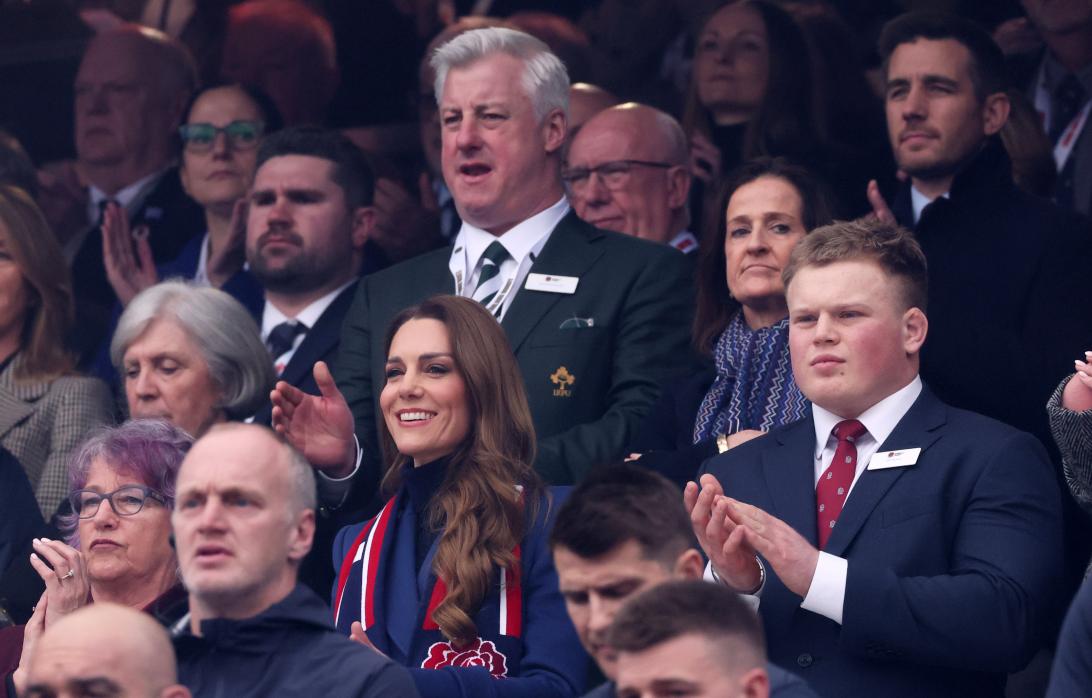 Кейт Миддлтон впервые появилась на публике после ареста бывшего принца Эндрю в начале этой недели, посетив матч Кубка шести наций между Англией и Ирландией в Лондоне в субботу