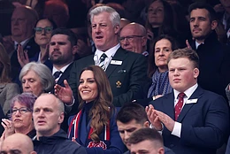 Кейт Миддлтон впервые появилась на публике после ареста бывшего принца Эндрю в начале этой недели, посетив матч Кубка шести наций между Англией и Ирландией в Лондоне в субботу