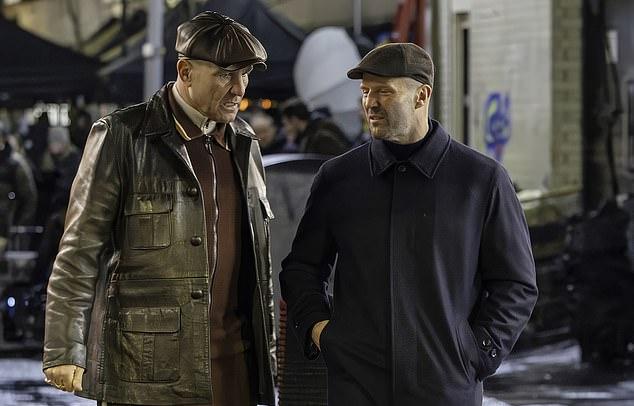 Как один из трех остросюжетных гангстерских фильмов, действие которых происходило в Лондоне на рубеже веков, «Слоеный торт» стал кассовым хитом в 2004 году