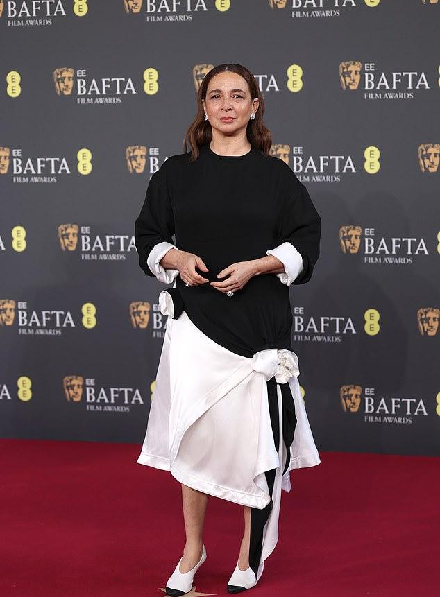 Церемония BAFTA стартовала, обещая очередной год блеска, великолепия и эффектных нарядов
