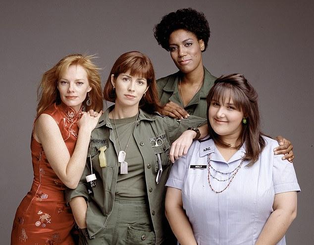 Актриса, обладательница премии «Эмми», выглядела невероятно молодо во время редкого появления на публике в Лос-Анджелесе на прошлых выходных