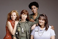 Актриса, обладательница премии «Эмми», выглядела невероятно молодо во время редкого появления на публике в Лос-Анджелесе на прошлых выходных