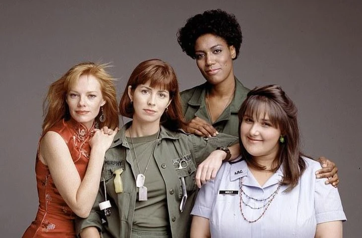 Актриса, обладательница премии «Эмми», выглядела невероятно молодо во время редкого появления на публике в Лос-Анджелесе на прошлых выходных