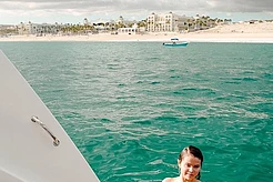 Селена Гомес замечена в купальнике во время девичьего отдыха