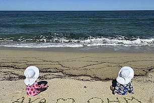 Хилари Суонк поделилась милым моментом из своего отпуска в Уистлере, Канада, в воскресенье