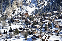 Дэвида Бекхэма назвали «настоящим джентльменом» после того, как он пришел на помощь лыжнице, получившей травму головы после падения