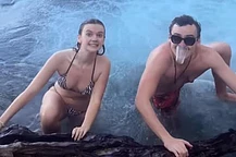 Зои Болл на Ямайке с близкими на фоне слухов о Strictly Come Dancing