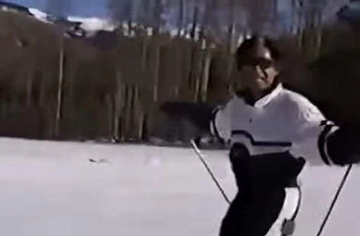 Ким Кардашьян поздравила своего покойного отца Роберта Кардашьяна с днем рождения на небесах в понедельник