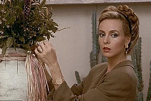 Актриса, ставшая частью одного из самых цитируемых моментов в кино, наслаждалась неспешной прогулкой со своей собакой на выходных