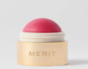 Звездные секреты естественной красоты: какие средства выбирают селебрити?