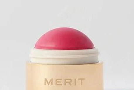 Звездные секреты естественной красоты: какие средства выбирают селебрити?