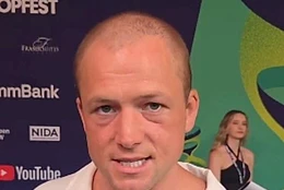 Тарон Эджертон фактически исключил себя из числа кандидатов на роль следующего Джеймса Бонда в воскресенье, при этом оставив многих фанатов потрясенными и взволнованными своим неожиданным новым образом