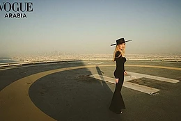 Линдси Лохан произвела фурор на обложке мартовского номера Vogue Arabia за 2026 год