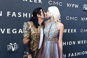 Кори Фельдман и его бывшая жена Кортни Фельдман официально завершили бракоразводный процесс: судья Лос-Анджелеса утвердил финансовое соглашение, включающее единовременную выплату в шестизначную сумму