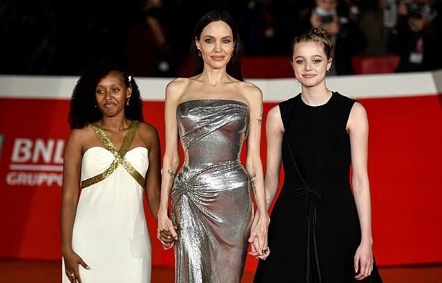 Сын Анджелины Джоли и Брэда Питта, Мэддокс Джоли, отказался от фамилии отца