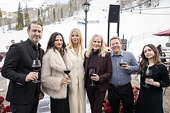 Гвинет Пэлтроу столкнулась с критикой после продвижения неинвазивного лечения рака