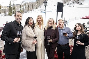 Гвинет Пэлтроу столкнулась с критикой после продвижения неинвазивного лечения рака