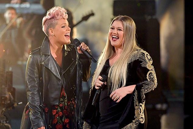 Пинк может стать ведущей ток-шоу Келли Кларксон