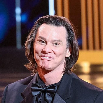 Что с лицом Джим Керри? Самая странная теория заговора о голливудском комике