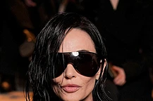 Деми Мур заявила, что «начинается смелая, прекрасная новая глава», продемонстрировав свои выразительные короткие волосы, несмотря на прежние слова о том, что она никогда не подстрижется