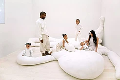 Прощай, минимализм в интерьере! Почему «стиль Ким Кардашьян» вышел из моды и дорого обходится своим владельцам