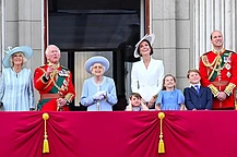 Бывшая горничная Букингемского дворца рассказала о характерах членов британской королевской семьи