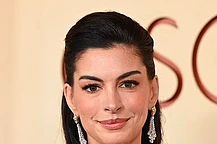 Конец эпохи «перекачанных» лиц: хирурги раскрыли новый стандарт красоты на красной дорожке «Оскара»