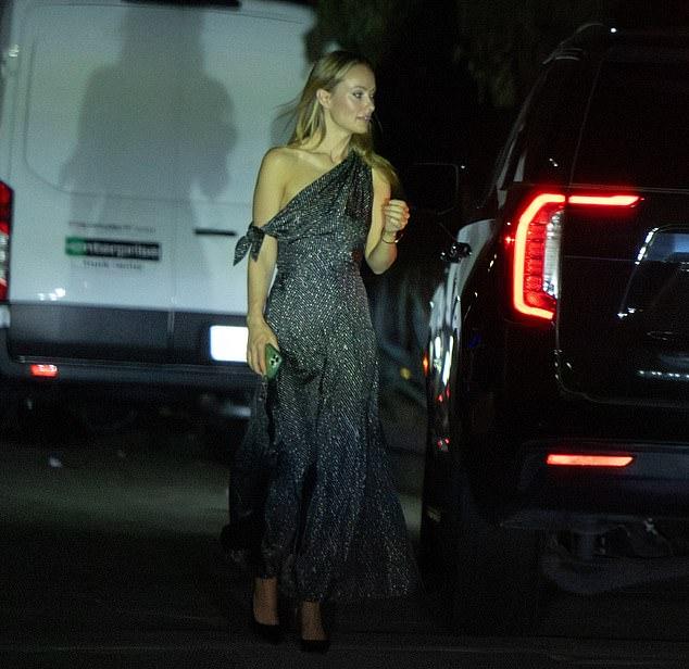 Оливия Уайлд шикарно появилась на частной вечеринке на Голливудских холмах в компании своего бойфренда Каспара Джоплинга