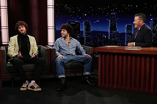 Спустя несколько дней после того, как интернет взорвался из-за грязных ступней Бенни Бланко, он защитил свою личную гигиену в эфире шоу «Jimmy Kimmel Live»