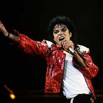 Майкла Джексона обвинили в торговле детьми и сексуальном насилии, согласно новому иску