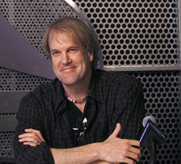 Джон Теш вспоминает свой короткий роман с Опрой Уинфри и трудности, с которыми они столкнулись как межрасовая пара в 1970-х годах