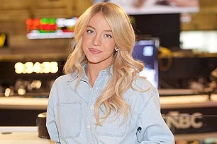 Сидни Суини представила дерзкие образы для продвижения своего бренда белья SYRN